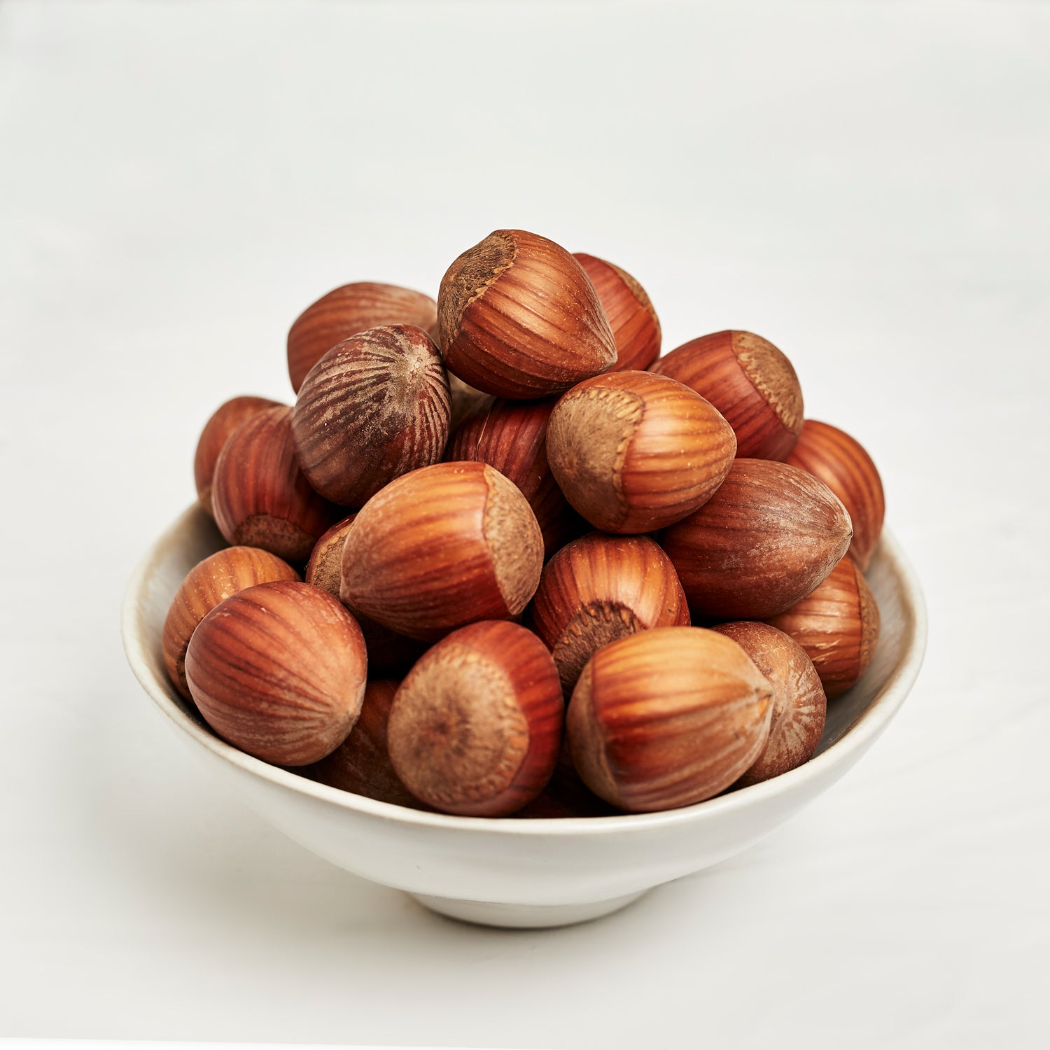 Haselnüsse mit Schale