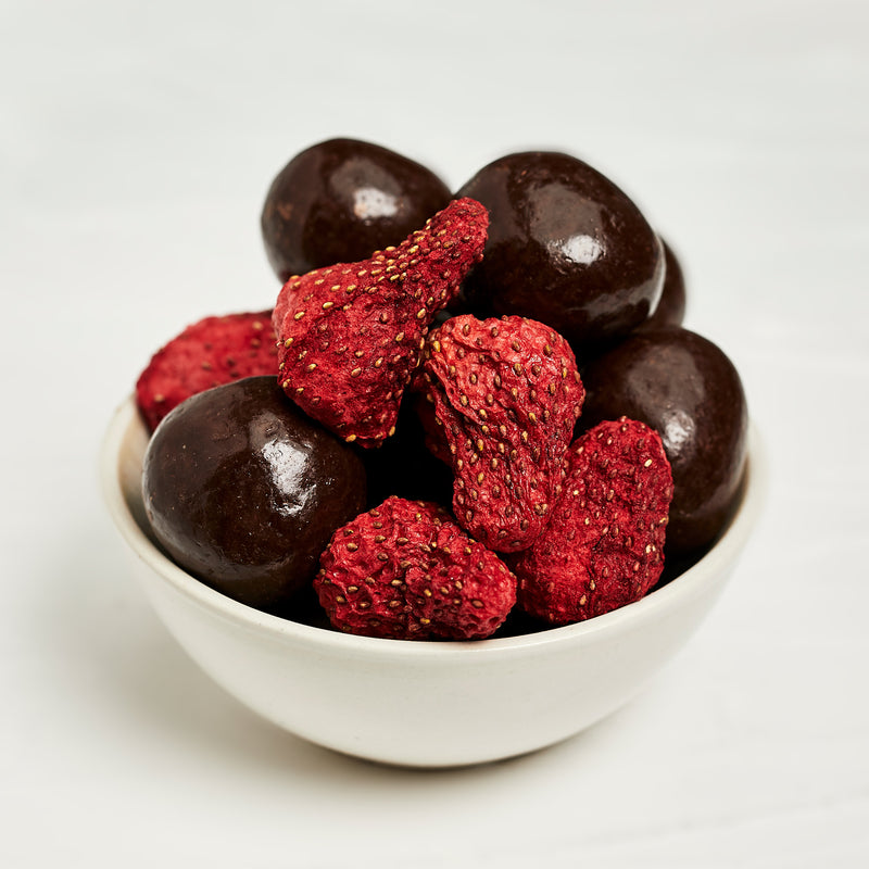 Gefriergetrocknete Erdbeeren mit Zartbitterschokolade